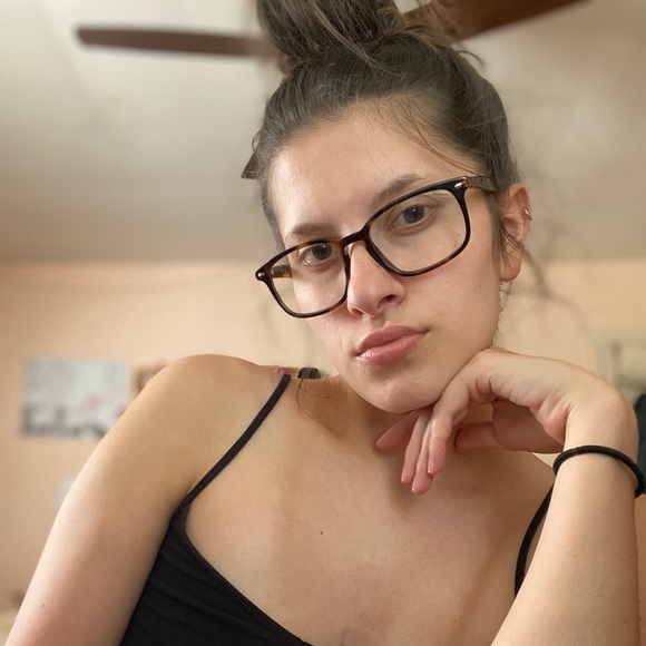 Meet your Posher, Zoe - Picture 1 of 1